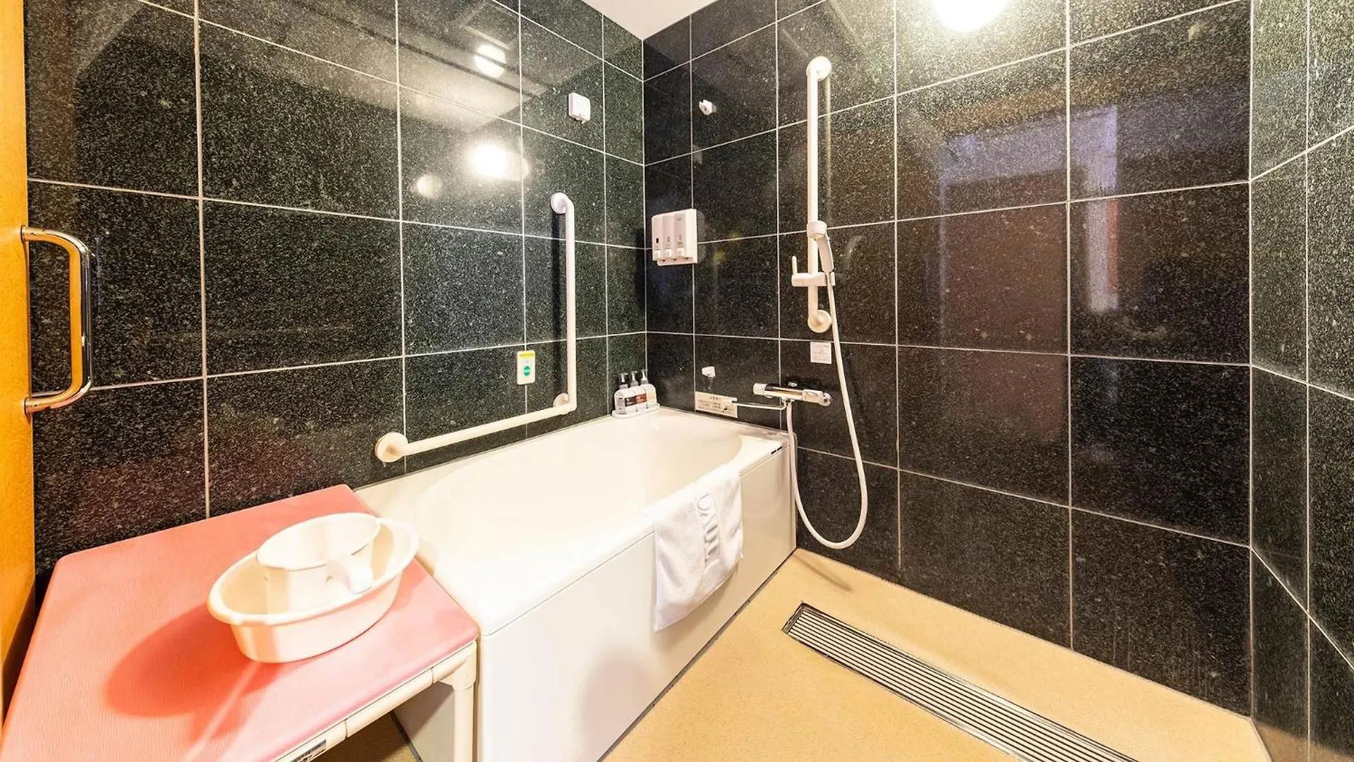 Toyoko Inn Hokkaido Sapporo-Eki Minami-Guchi